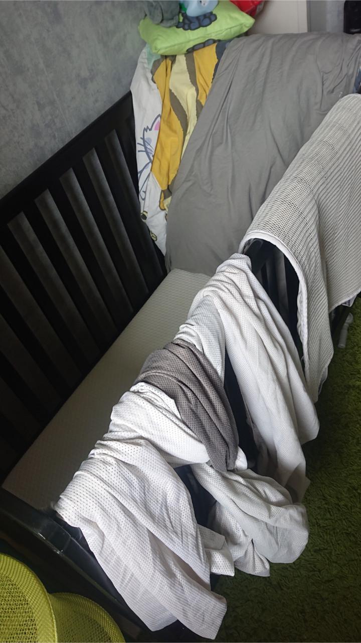 Ledikant zwart met Aerosleep matras topper en hoezen