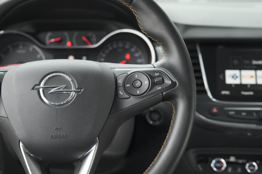 Opel Crossland X 130 turbo at6 innovation | camera | dodehoekdetectie | app