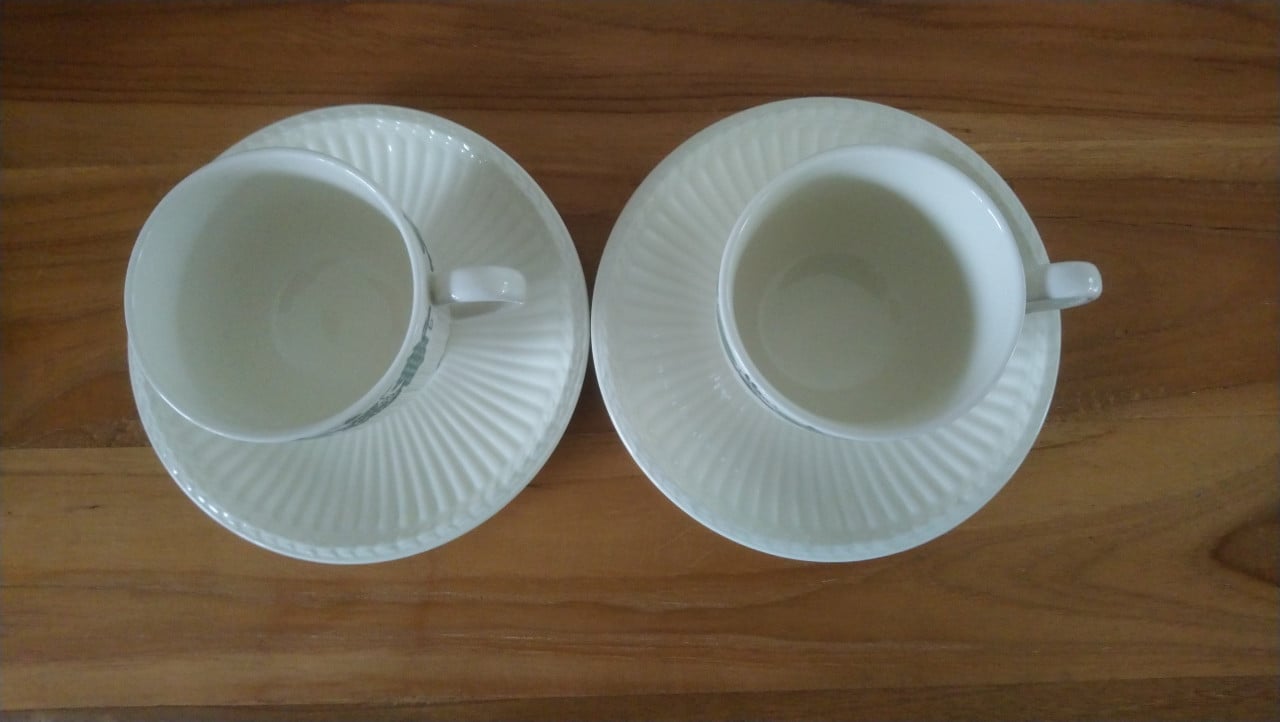 Set van 2 Wedgwood Stratford kop en schotels