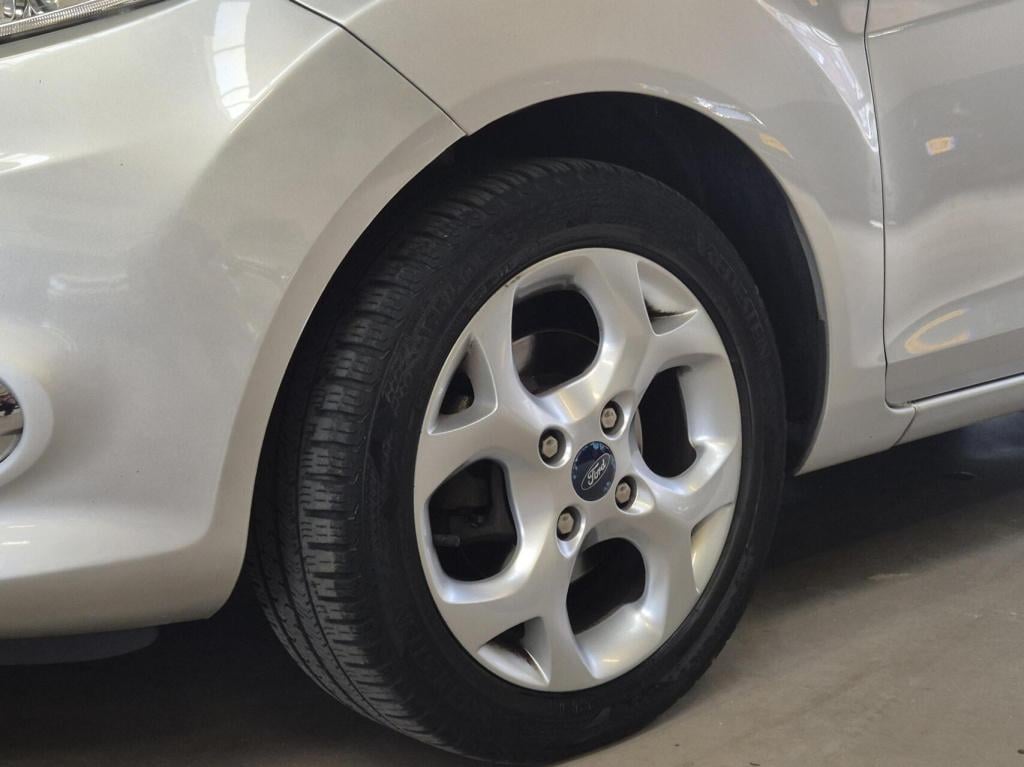 Ford Fiesta 1.4 titanium / automaat / origineel nl