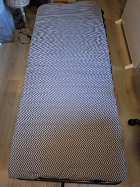 Opklapbaar logeerbed
