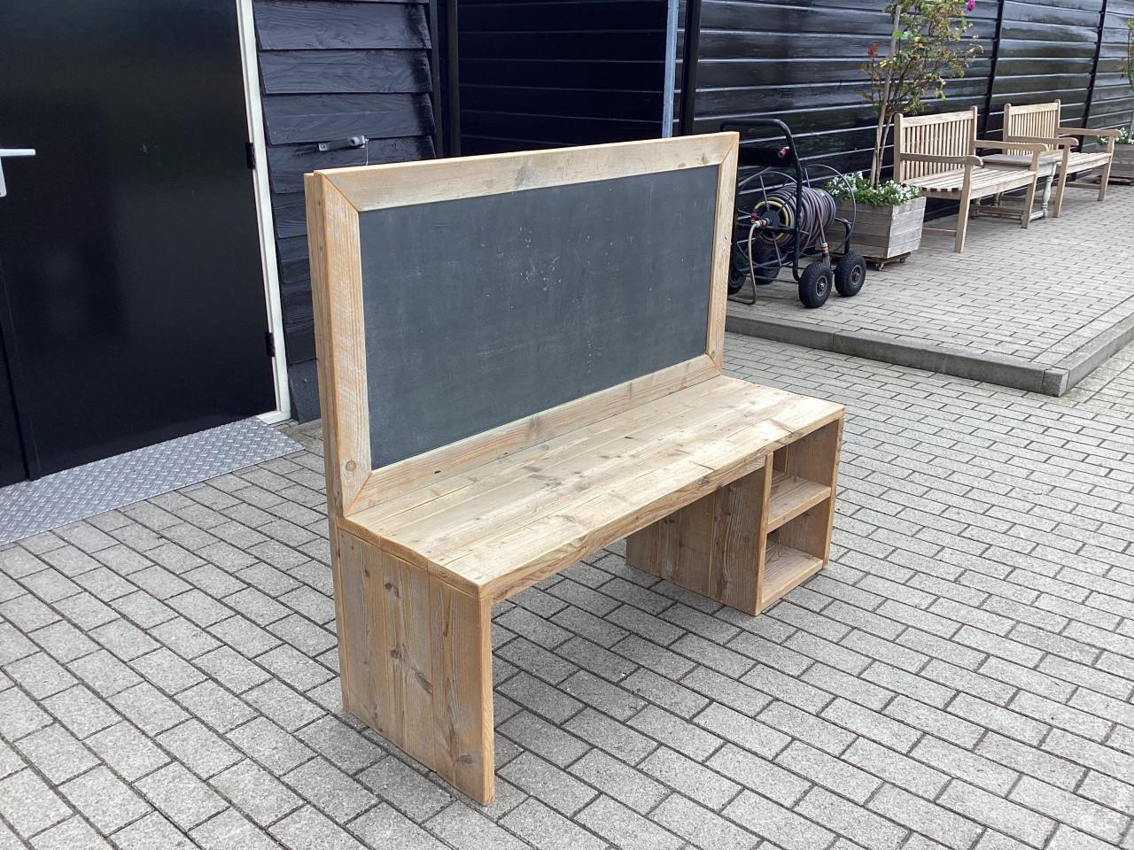 Steigerhouten speeltafel met magnetisch schoolbord
