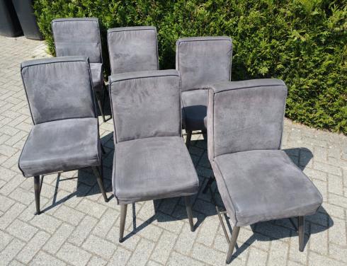 Zes eetkamerstoelen