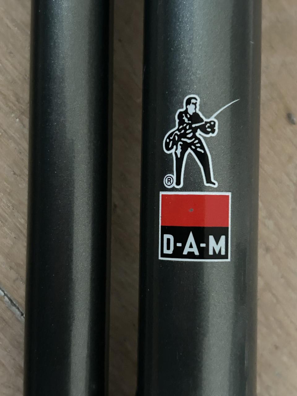 Te koop nieuwe zeehengel merk Dam lang 4.2 meter werpgewicht 100 tot 200 gr