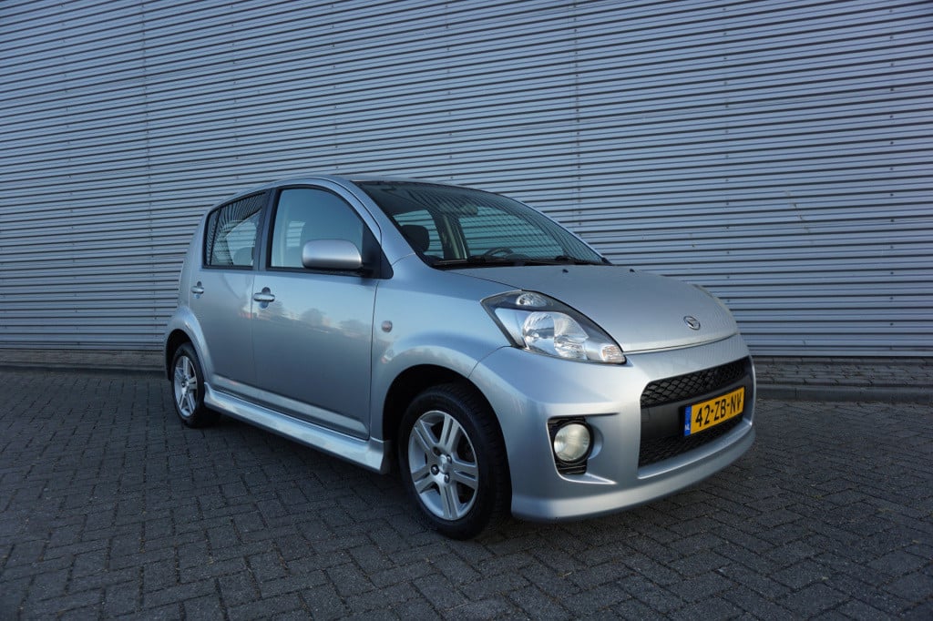 Daihatsu Sirion 2 1.3-16v sport airco / elektr. ramen / nap