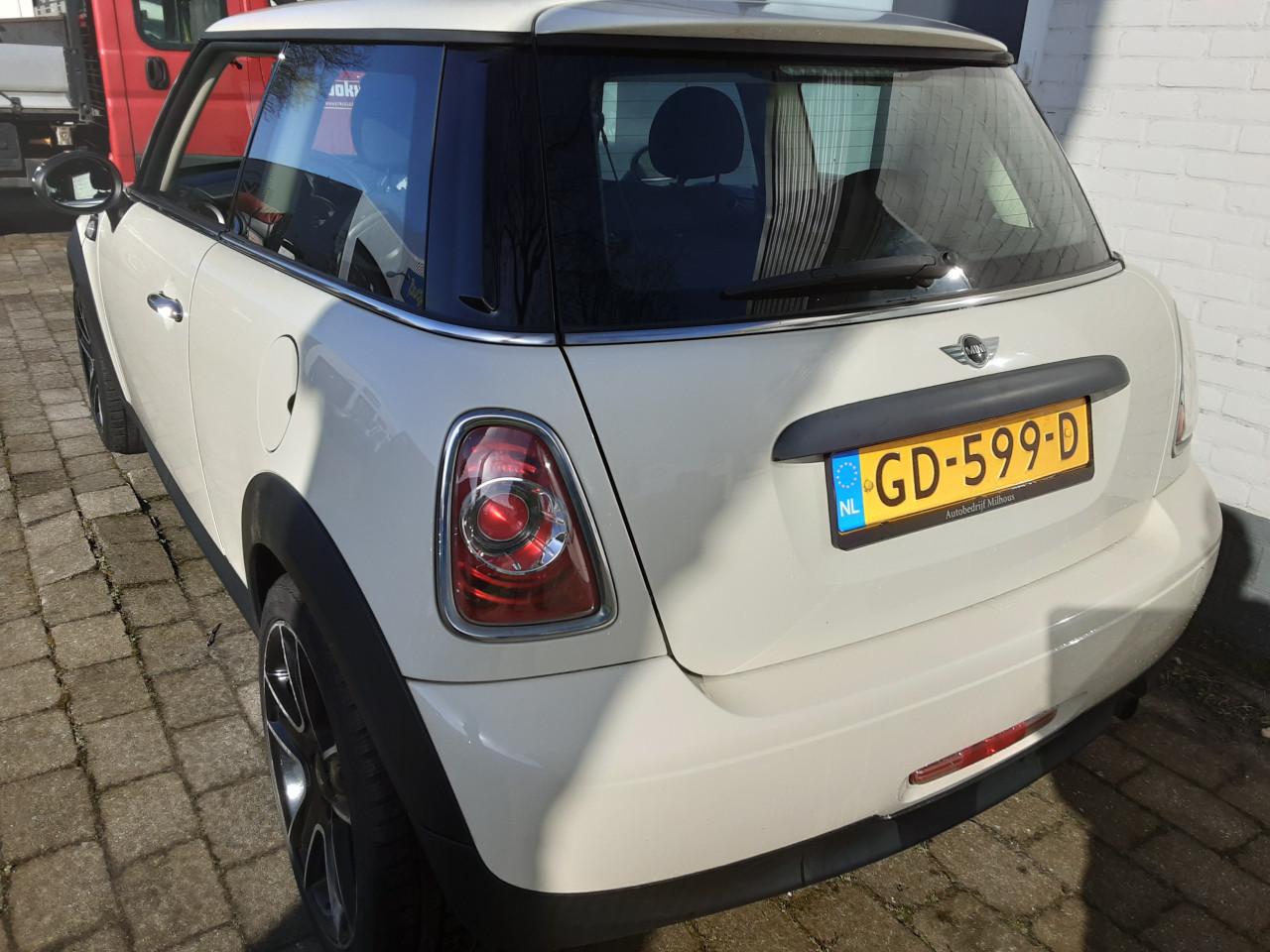 Mini Mini 1.6 One MINIMALIST Business Line 4950 EURO 18-12-2026 apk