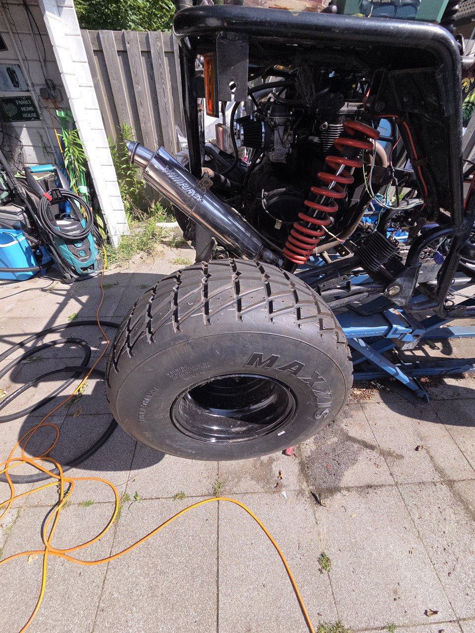 Buggy gsmoon met kenteken