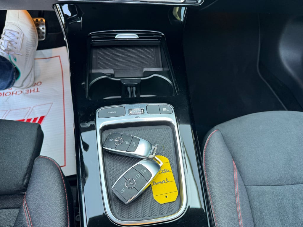Mercedes-Benz Cla shooting brake 250 e amg line automat / panoramadak / 360