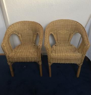 Rieten kinderstoeltjes