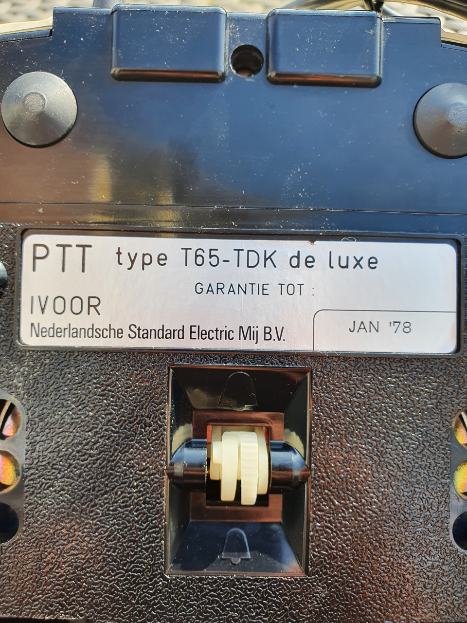 Vintage Jaren 70 huistelefoon T65-TDK de Luxe, is in zeer goede staat....