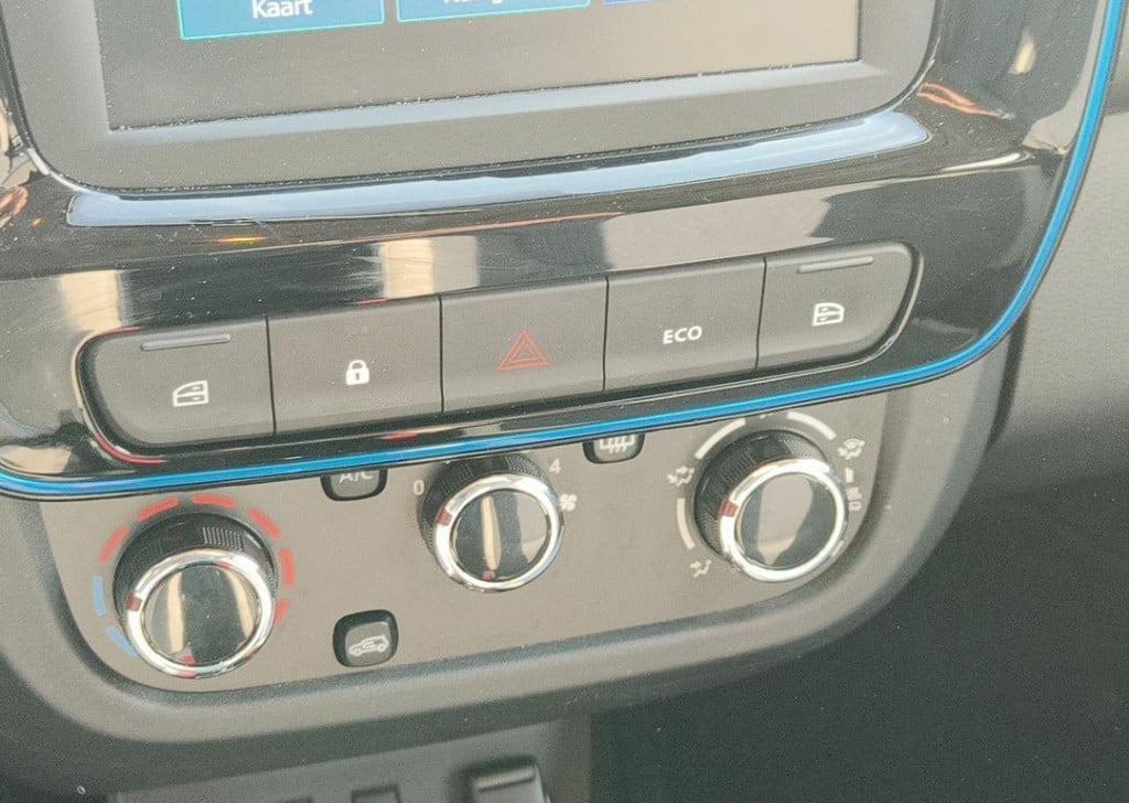 Dacia Spring comfort plus 27 kwh - trekhaak