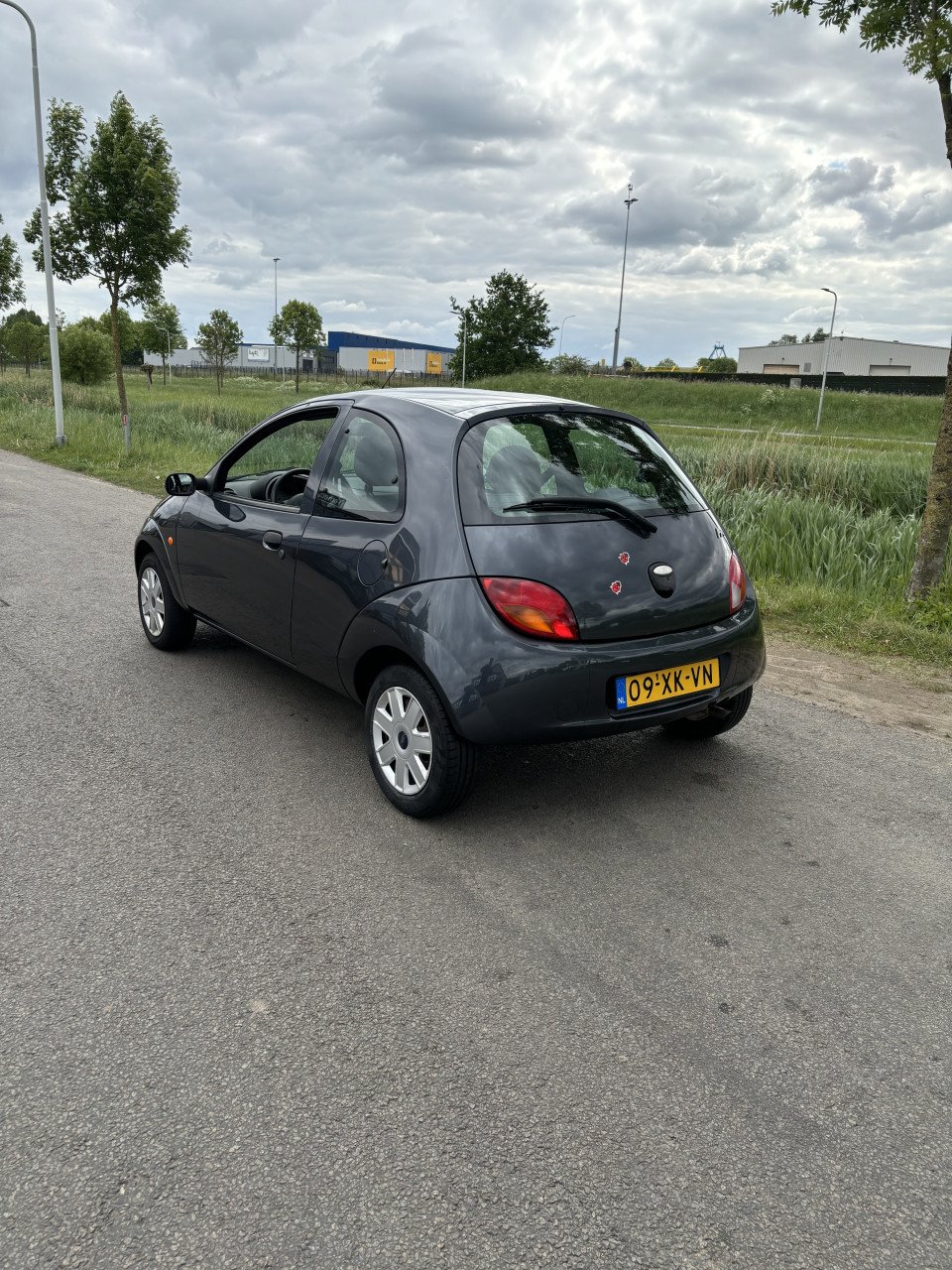 Ford ka met weinig kilometers!