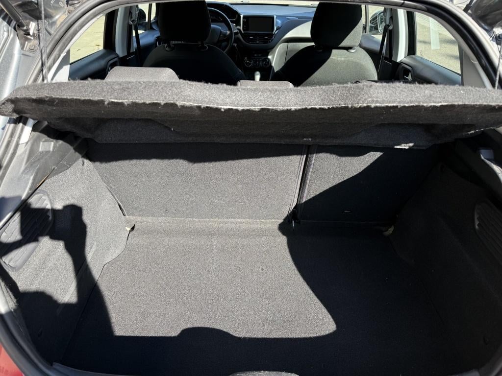 Peugeot 208 1.2 vti active // schermradio //