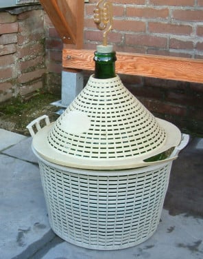 Gistings fles 25 L met mand waterslot