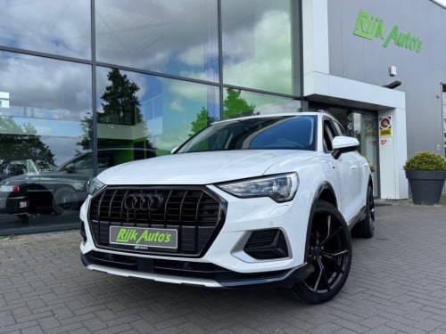 Audi Q3 35 tfsi design luxe * stoelverwarming * trekhaak * sportstoelen
