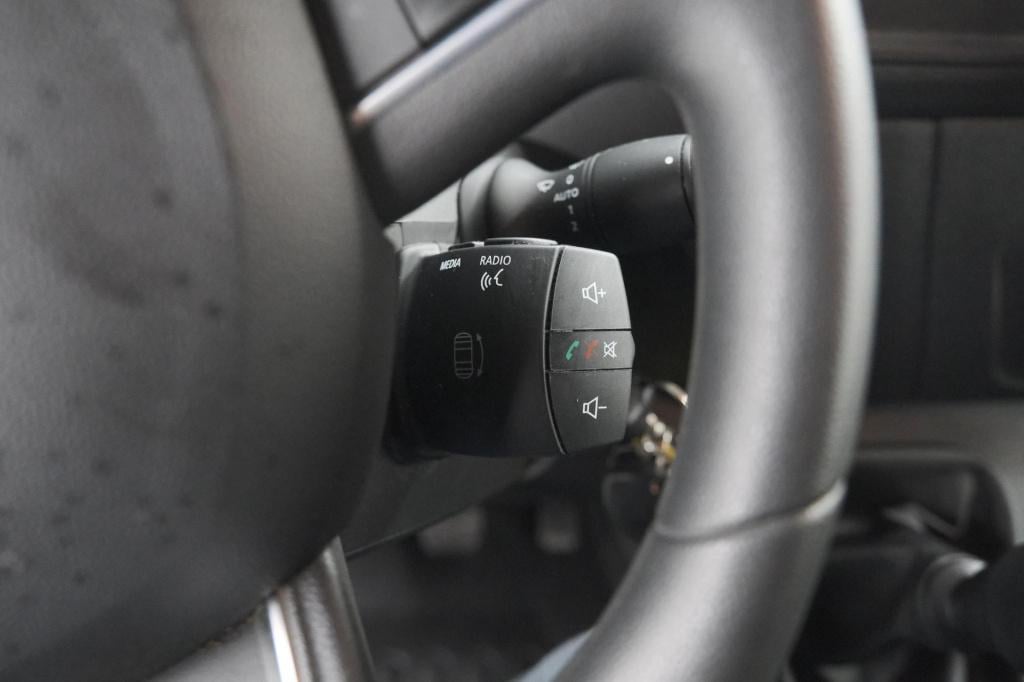 Renault Master t35 2.3 dci 135 l2h2 comfort | camera | vloerplaat | navigat