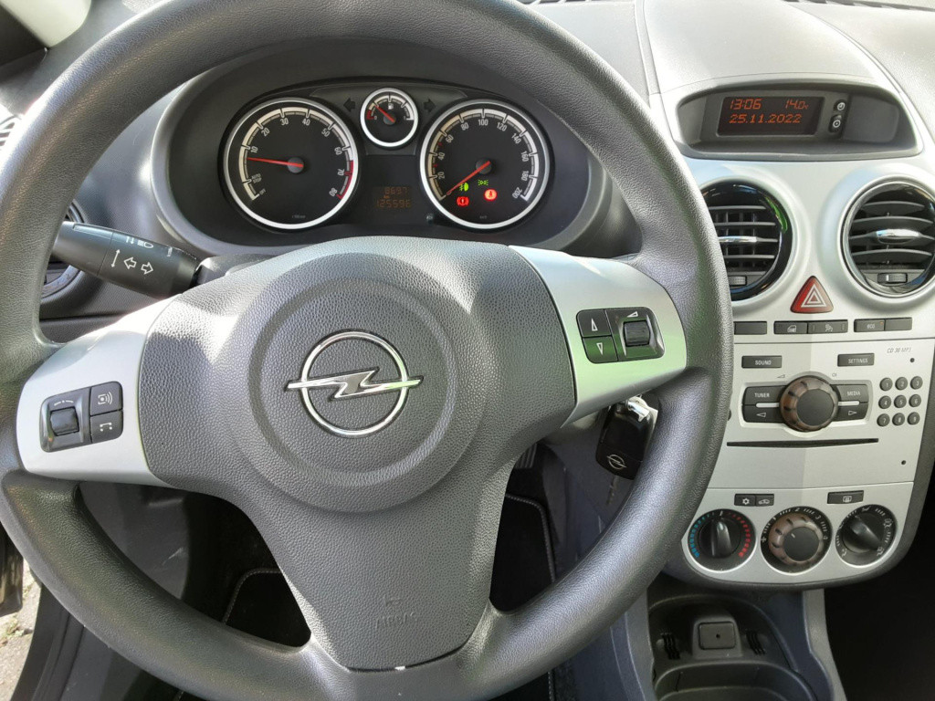 Opel Corsa 1.2-16v cosmo