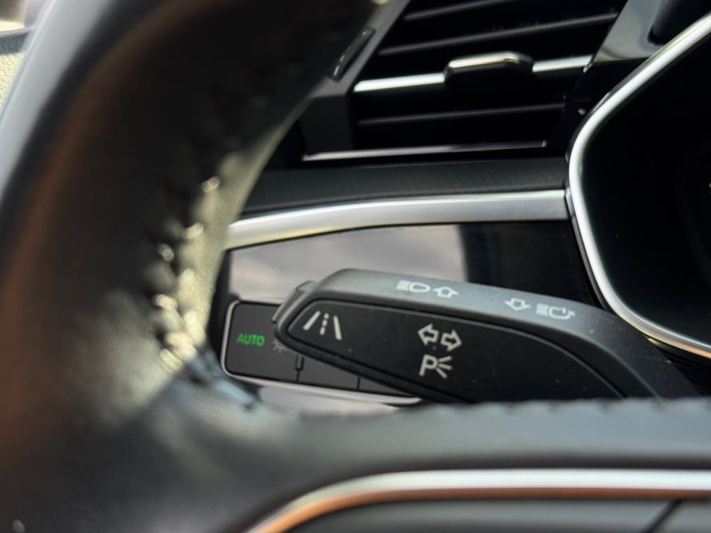 Audi Q3 35 tfsi * camera * matrix led * leer * keyless * trekhaak