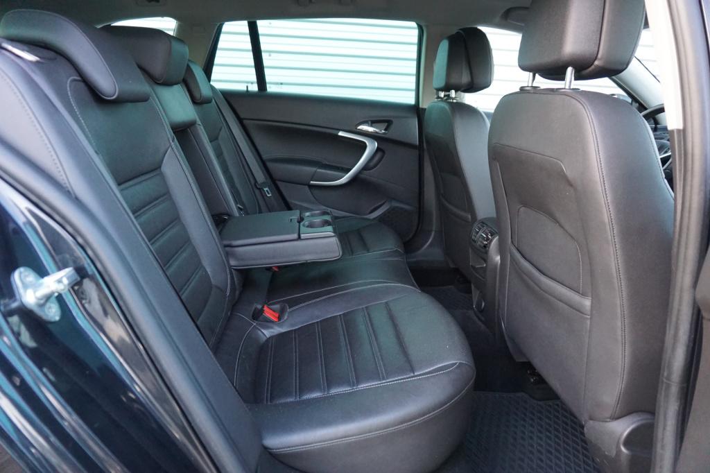 Opel Insignia sports tourer 1.6 t cosmo climate / navi / cruise / leder / p