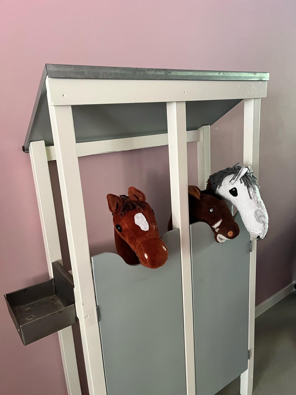 Stal voor hobbyhorse, stokpaaarden zgan