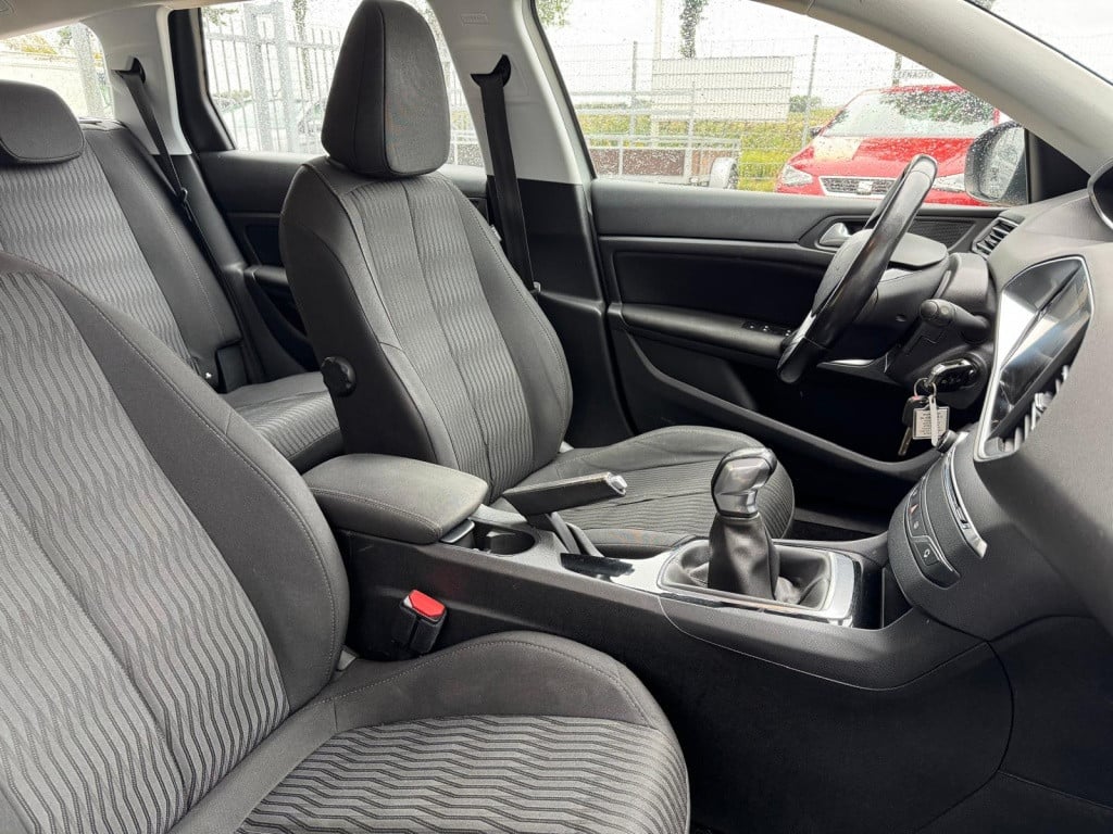 Peugeot 308 sw 1.2 puret.blue lease