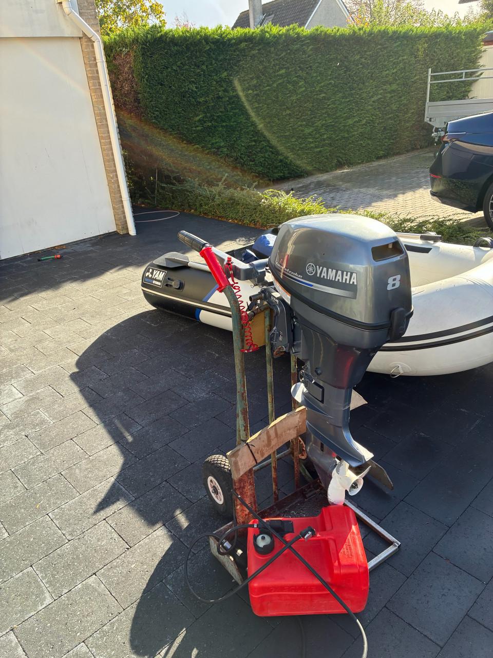 Te koop rubberboot met 8 pk yamaha