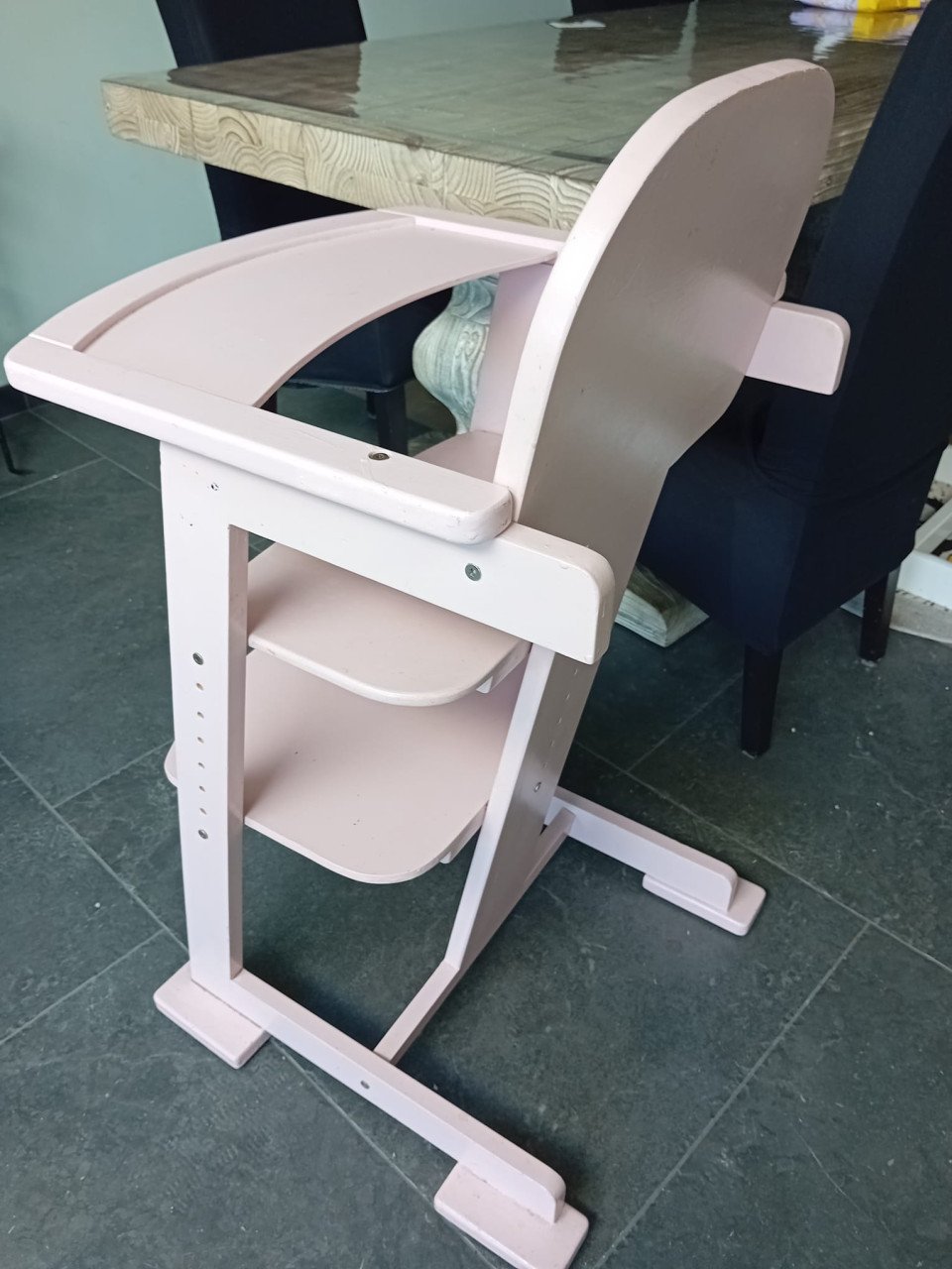 Houten kinderstoel / meegroeistoel