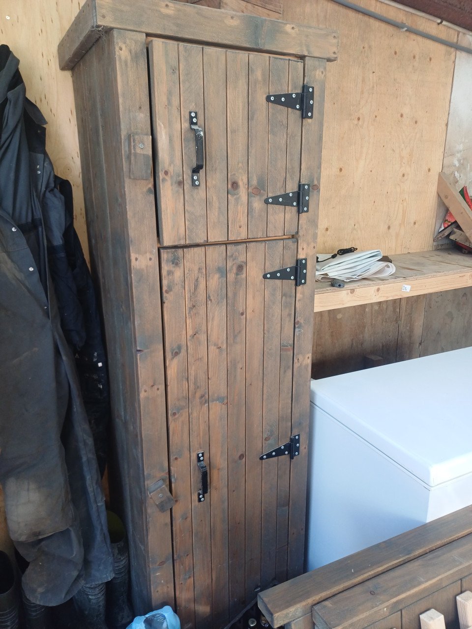 Kinderbed en kast steigerhout