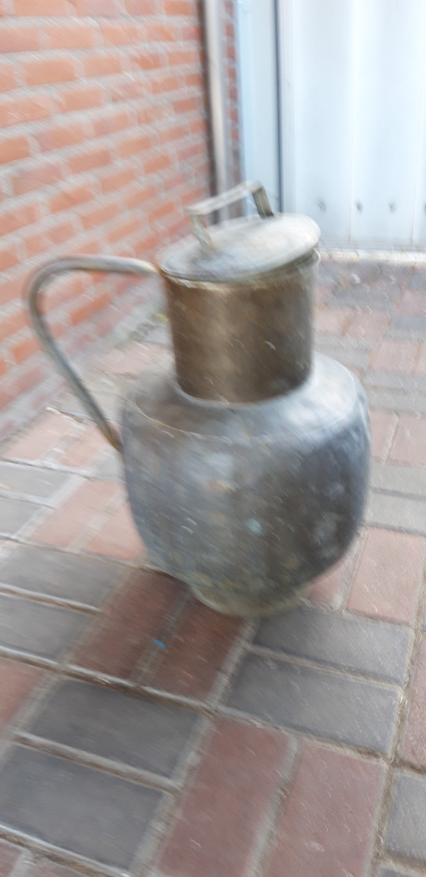 Koperen kan groot model