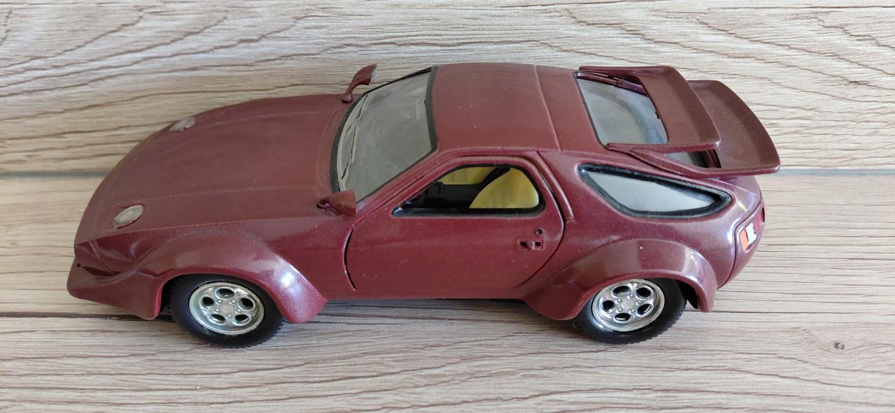 Porsche 928