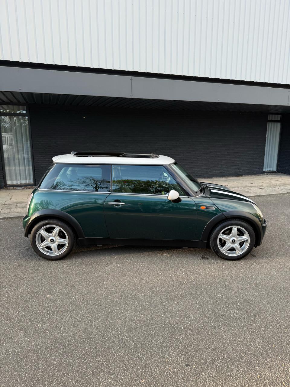 Mini cooper 1.6 PANO/CRUISE/NWAPK