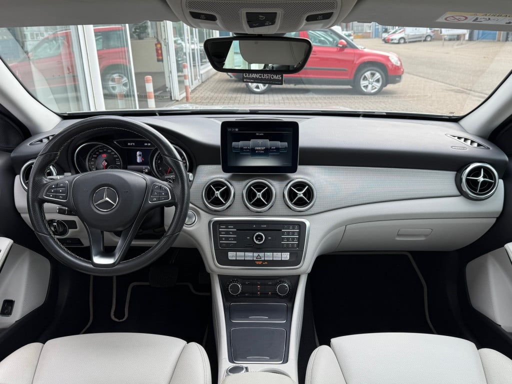 Mercedes-Benz Gla-klasse 180 premium plus