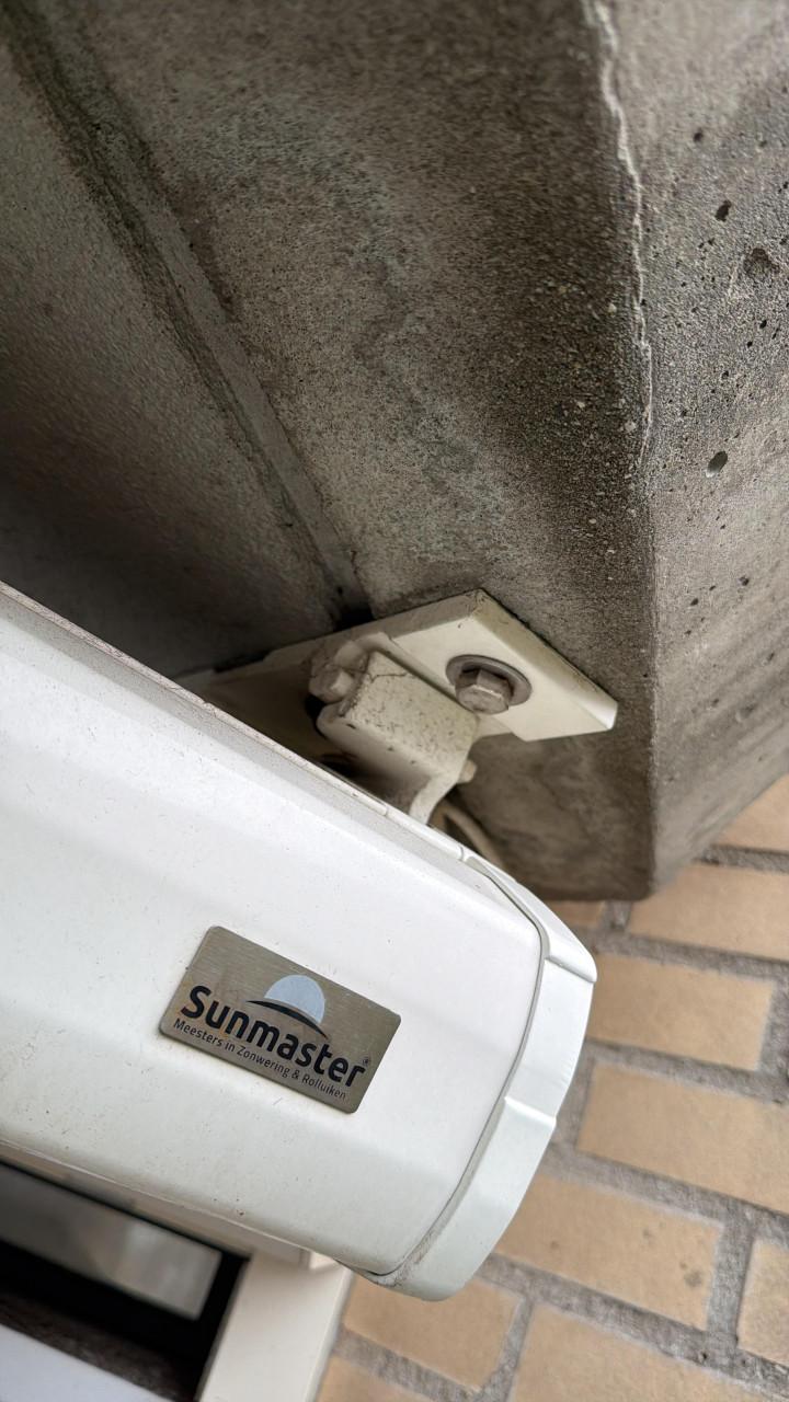 Elektrisch zonnescherm van Sunmaster wit