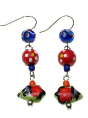 Mooie vrolijke gekleurde oorbellen