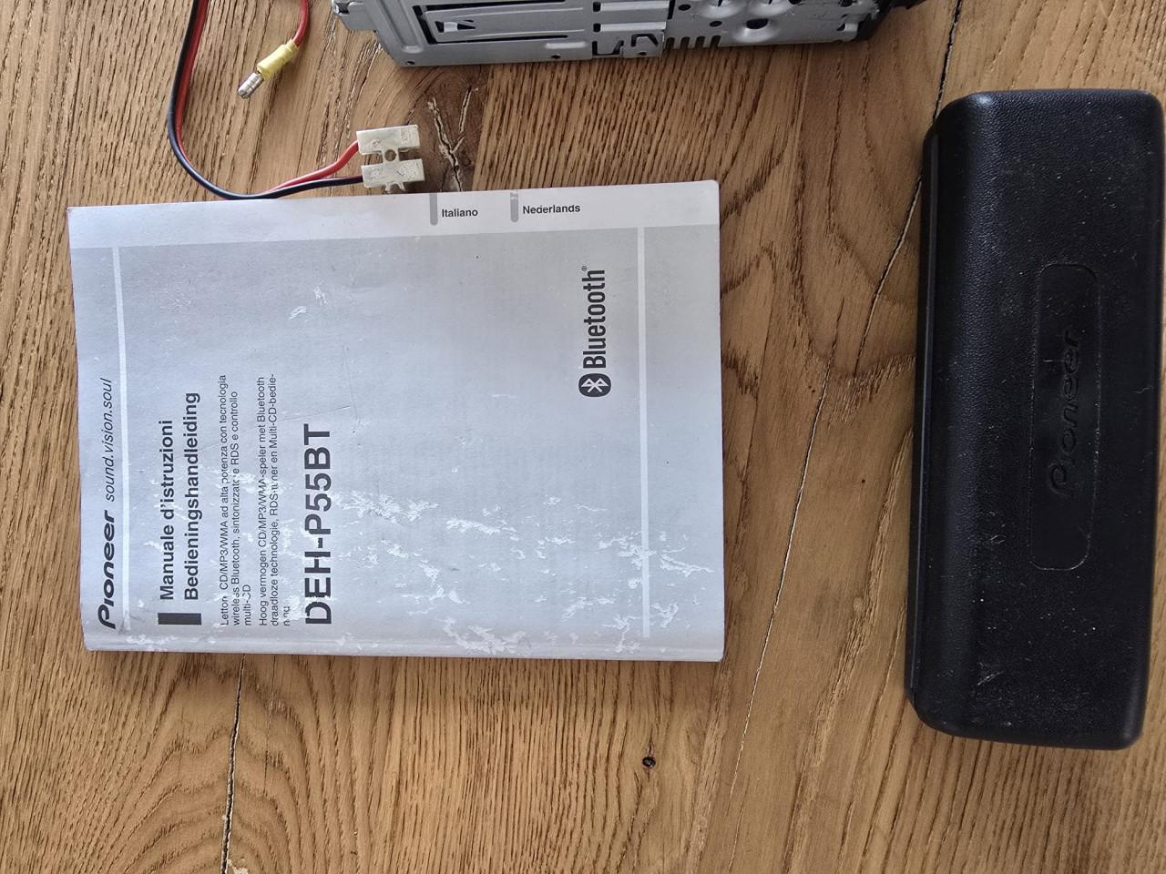 Pioneer DEH- P55BT autoradio met afstandsbediening voor aan het stuur