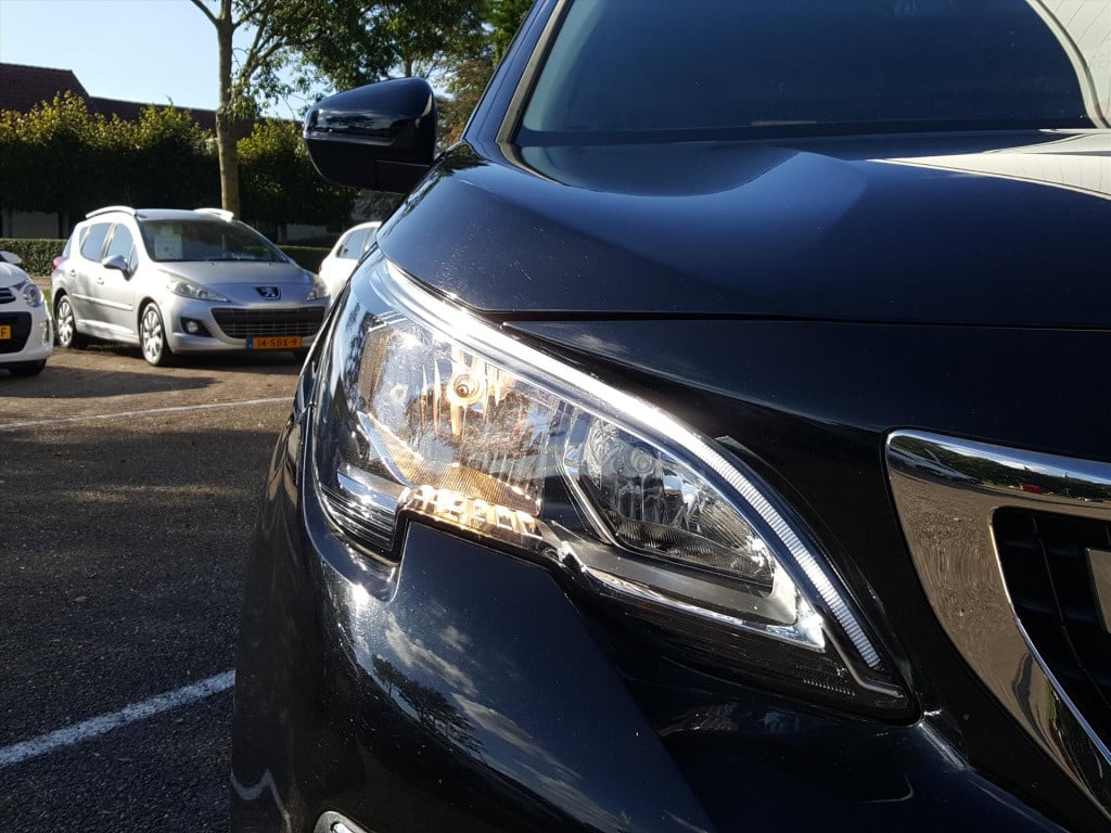 Peugeot 3008 1.2pt 130pk allure trekhaak | navi | apple carplay & android a