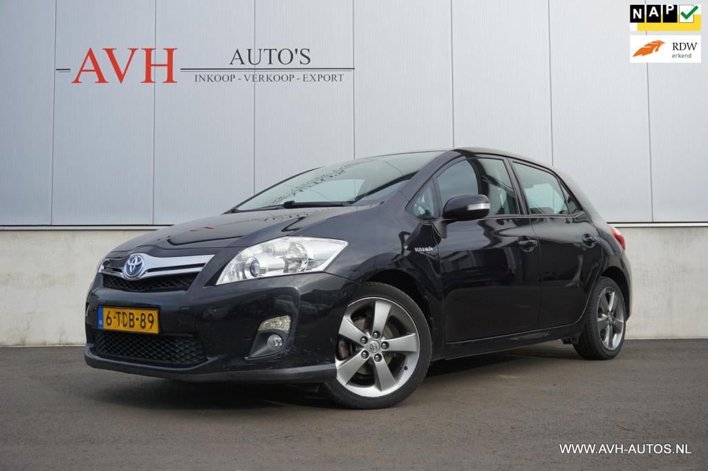 Toyota Auris 1.8 full hybrid dynamic business