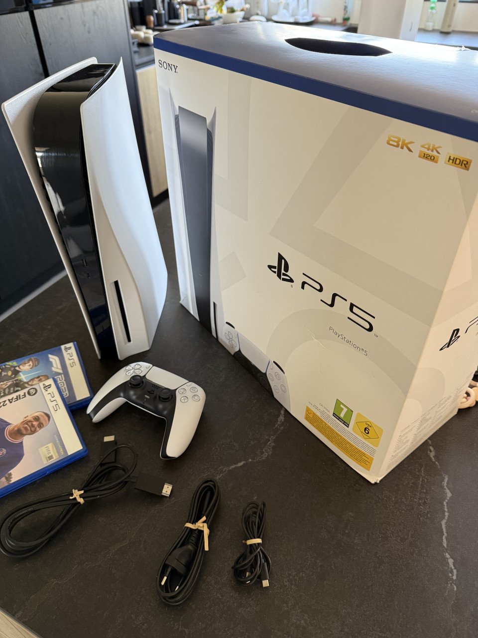 PS5 Disc Edition + 2 games en nieuwe controller