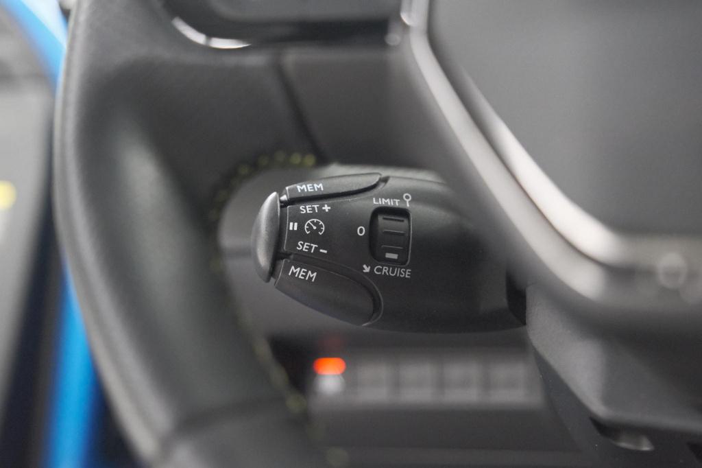 Peugeot 2008 puretech 130 gt | dodehoekdetectie | navigatie | apple carplay