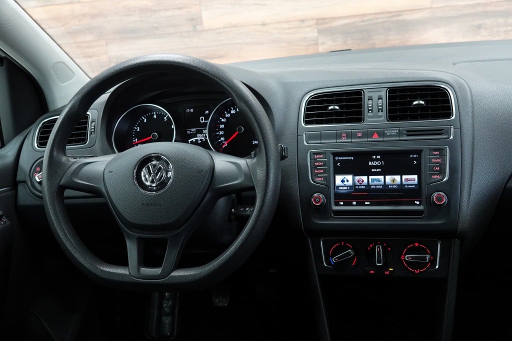 Volkswagen Polo 1.2 tsi comfortline | cruise | navi | alarm |