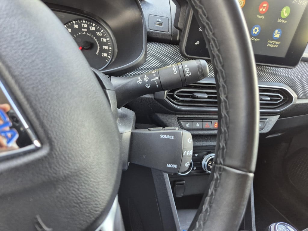Dacia Jogger tce 110 extreme 5p. all season banden, camera, climate, apple/