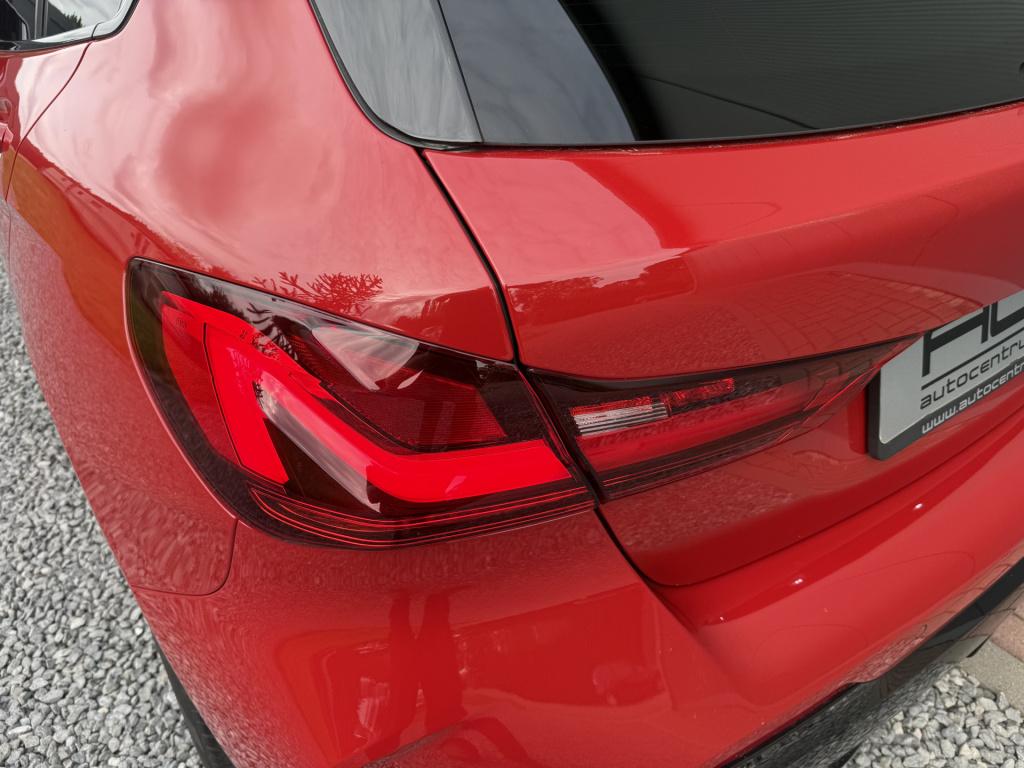 BMW 1 Serie 118i 136pk automaat high executive m-sportpakket 5-drs