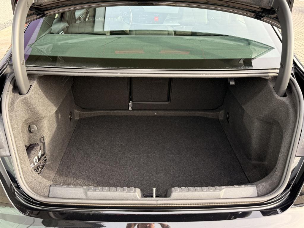 Audi A3 limousine 30 tfsi advanced edition | navi | acc | stoelverwarming |