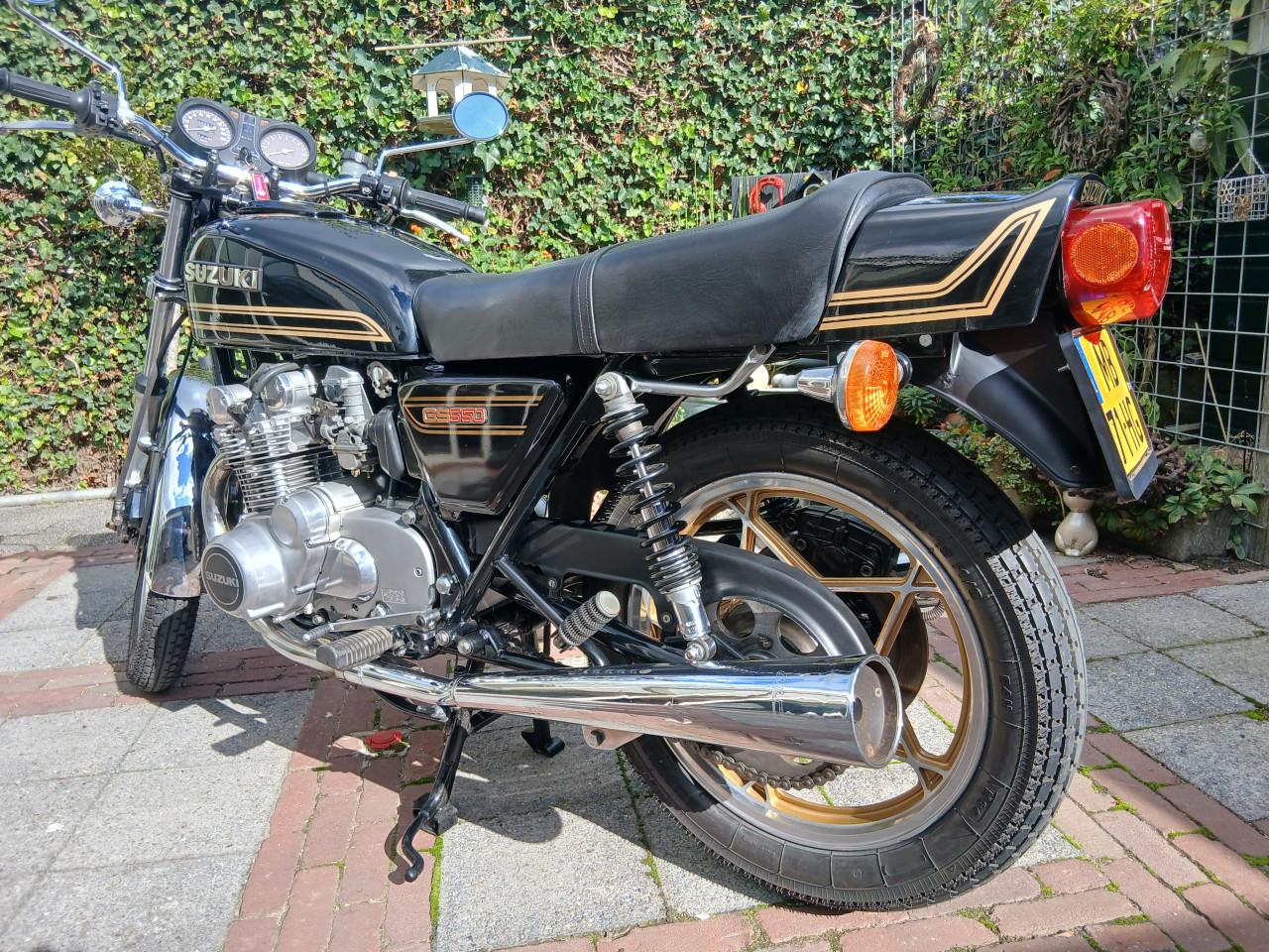 Suzuki gs 550