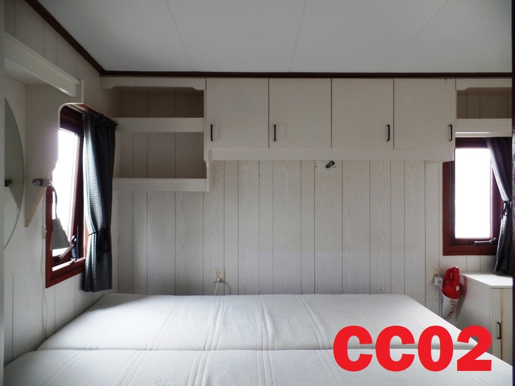 Spiegelchalet, chalet met gespiegelde indeling en dubbel glas te koop