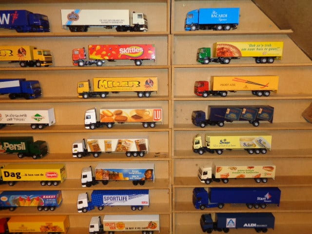 LION CARS VRACHTWAGENS,SCHAAL  1;50 PER STUK € 10, 5 VOOR € 40 -10 VOOR €70