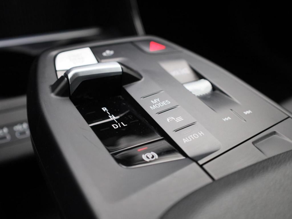 BMW X1 xdrive25e | automaat | lmv | parkeer sensoren | virtual cockpit | ca