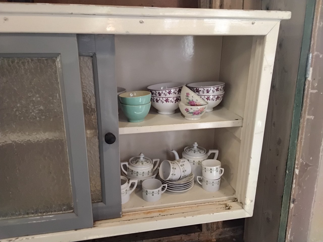 Brocante wandkastje