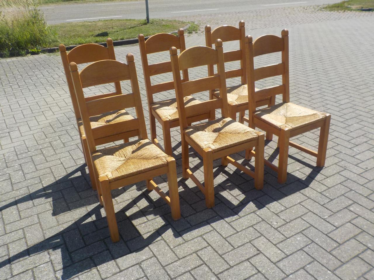 6 stevige stoelen in zeer goede staat koopje 60 euro