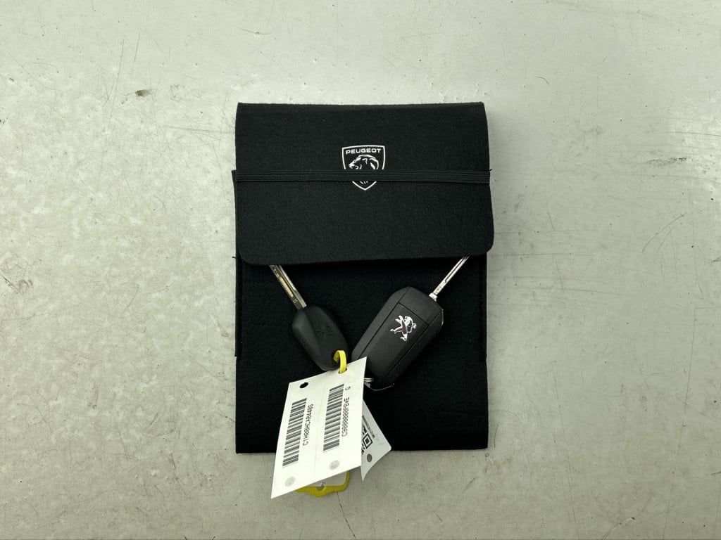 Peugeot 208 100 pk allure | rijklaar | navi | camera | icockpit |